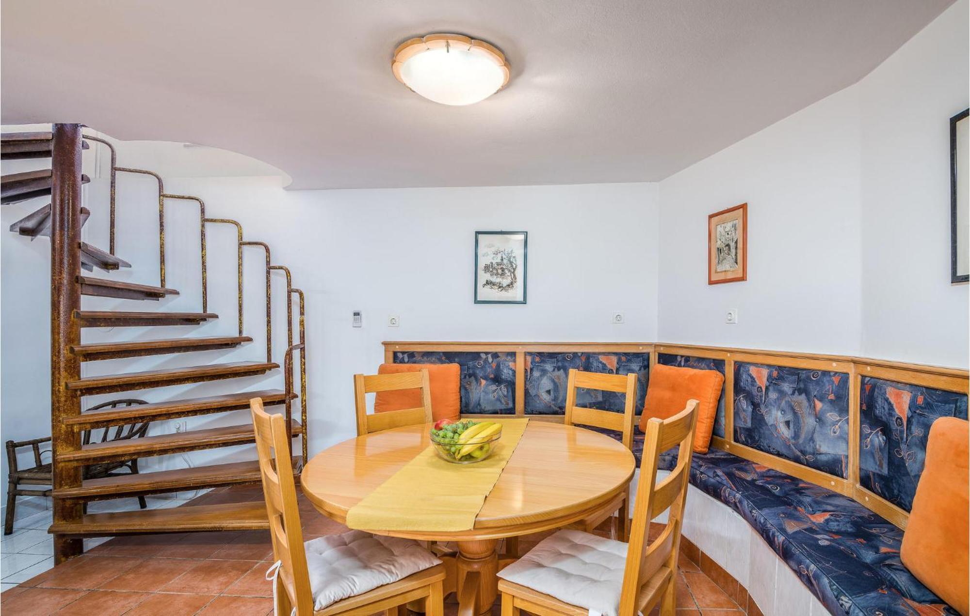 Amazing Home In Malinska Dubasnica With Wifi Εξωτερικό φωτογραφία