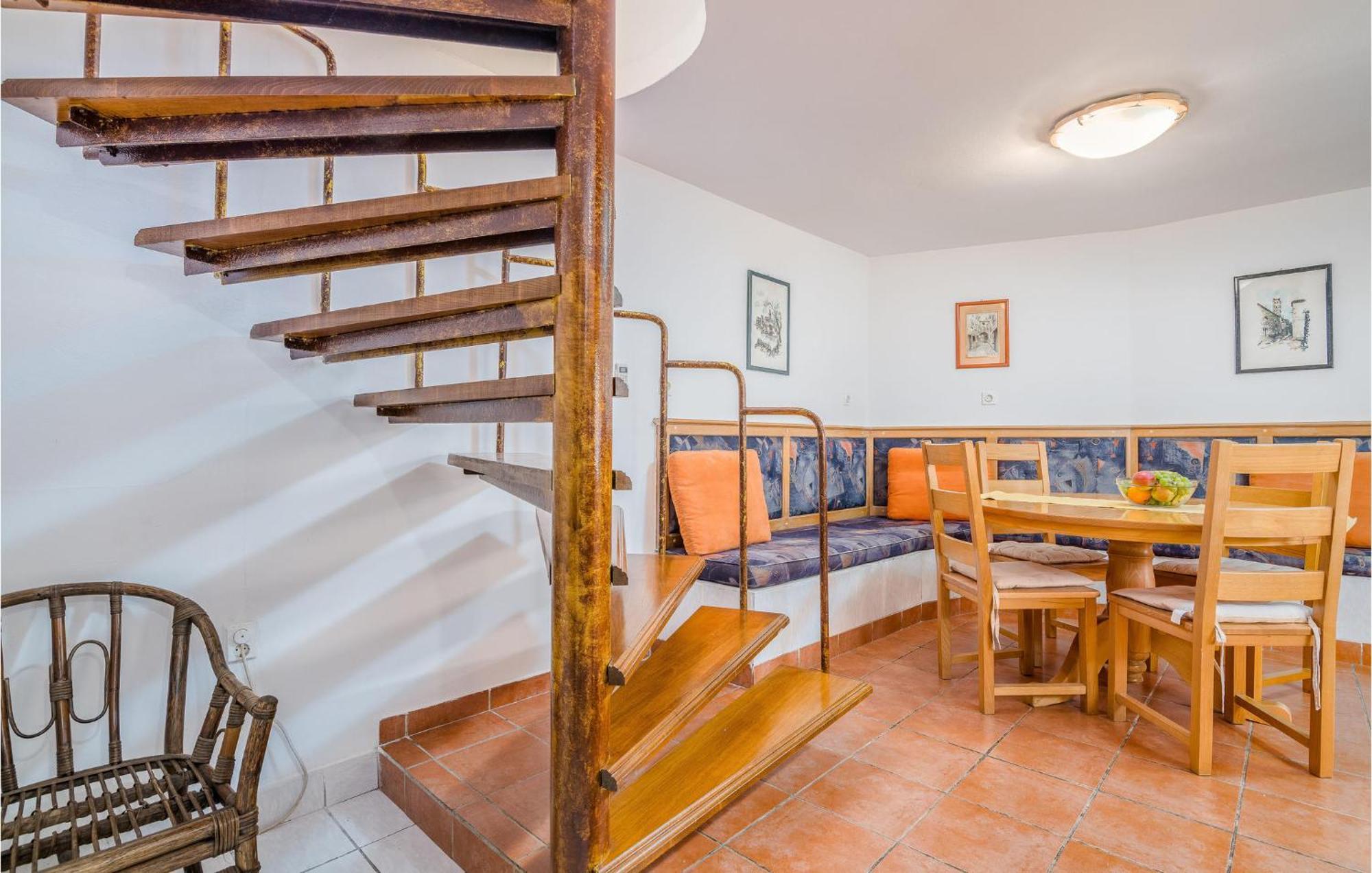 Amazing Home In Malinska Dubasnica With Wifi Εξωτερικό φωτογραφία