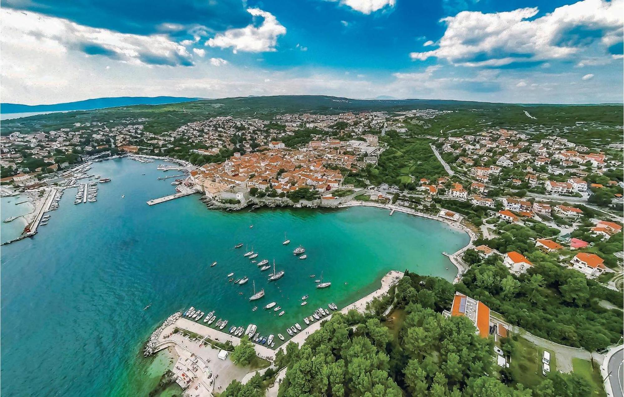 Amazing Home In Malinska Dubasnica With Wifi Εξωτερικό φωτογραφία