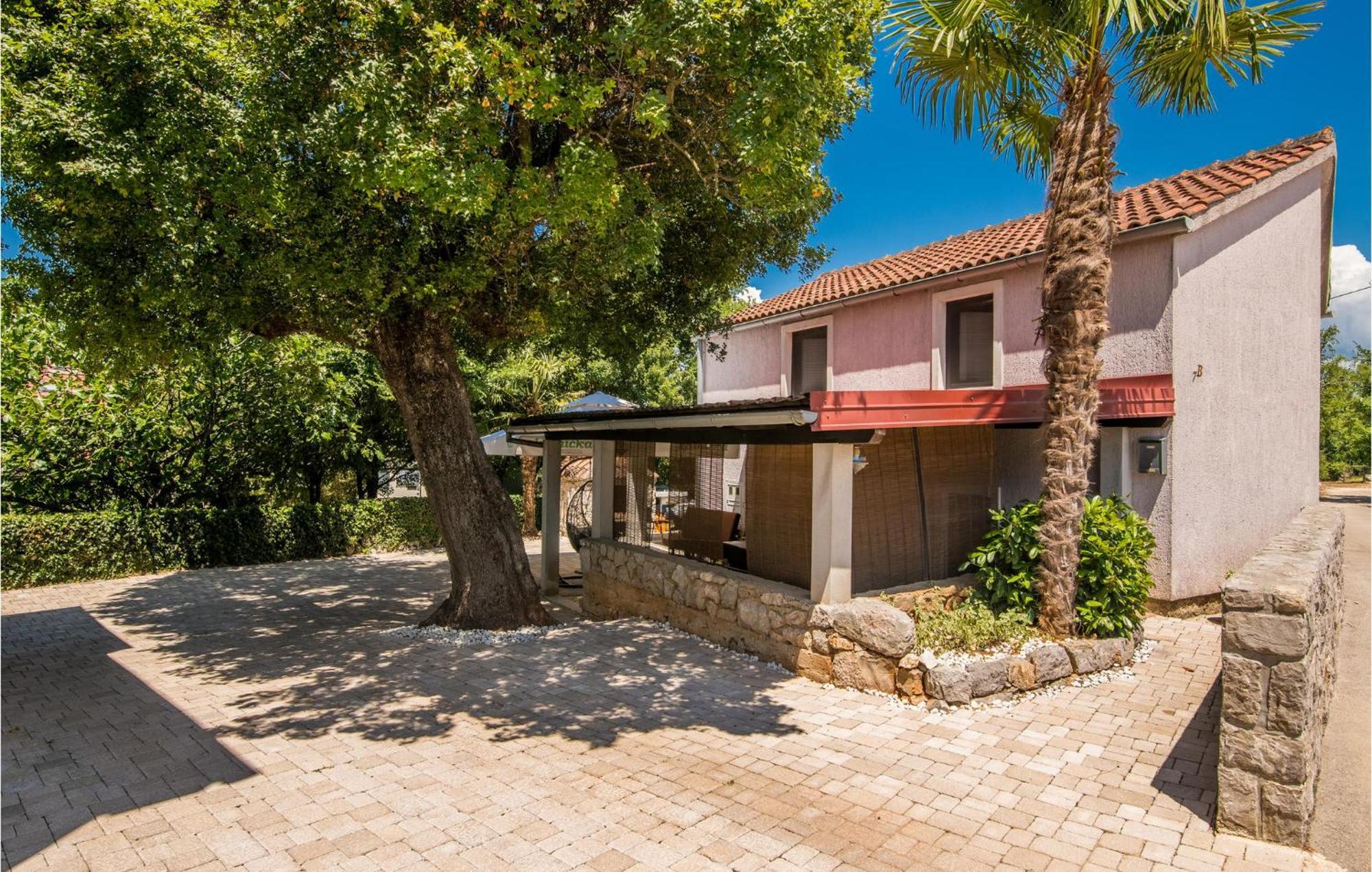Amazing Home In Malinska Dubasnica With Wifi Εξωτερικό φωτογραφία