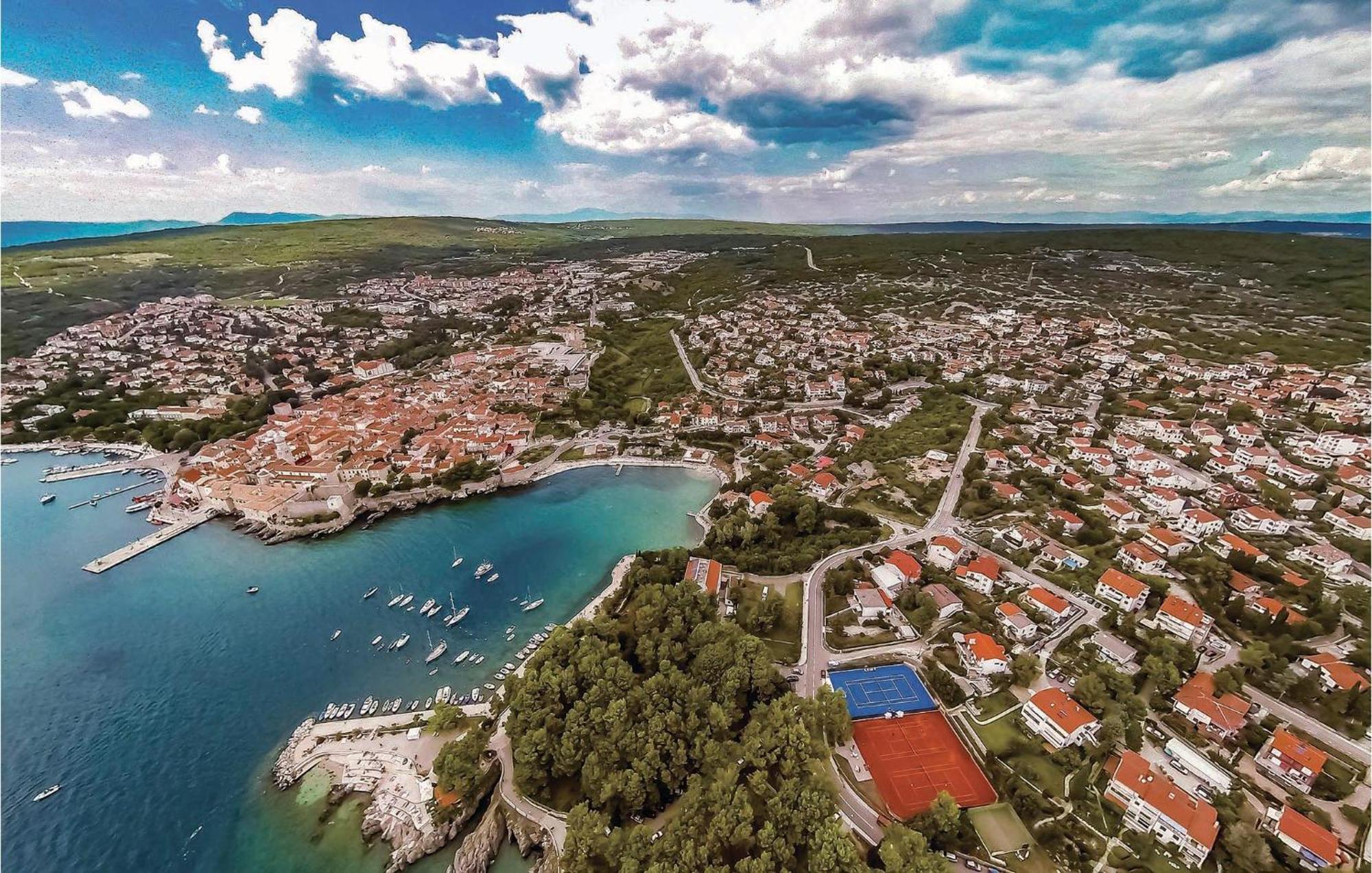 Amazing Home In Malinska Dubasnica With Wifi Εξωτερικό φωτογραφία